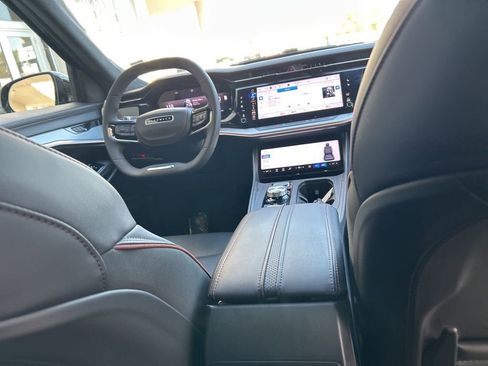 Used 2024 Jeep Wagoneer Launch Edition image 33