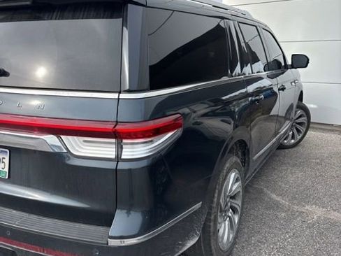 Used 2024 Lincoln Navigator L Reserve image 8