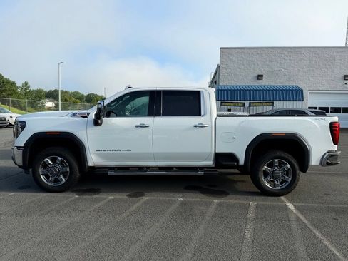 Used 2025 GMC Sierra 2500 SLT w/ SLT Premium Package AWD/4WD image 2
