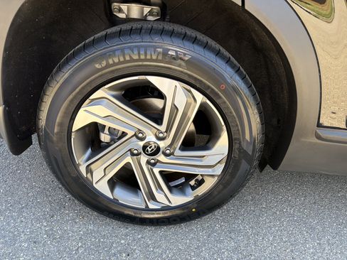 Used 2023 Hyundai Santa Fe SEL image 17