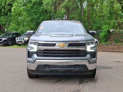 Used 2023 Chevrolet Silverado 1500 LT w/ Convenience Package II AWD/4WD image 3
