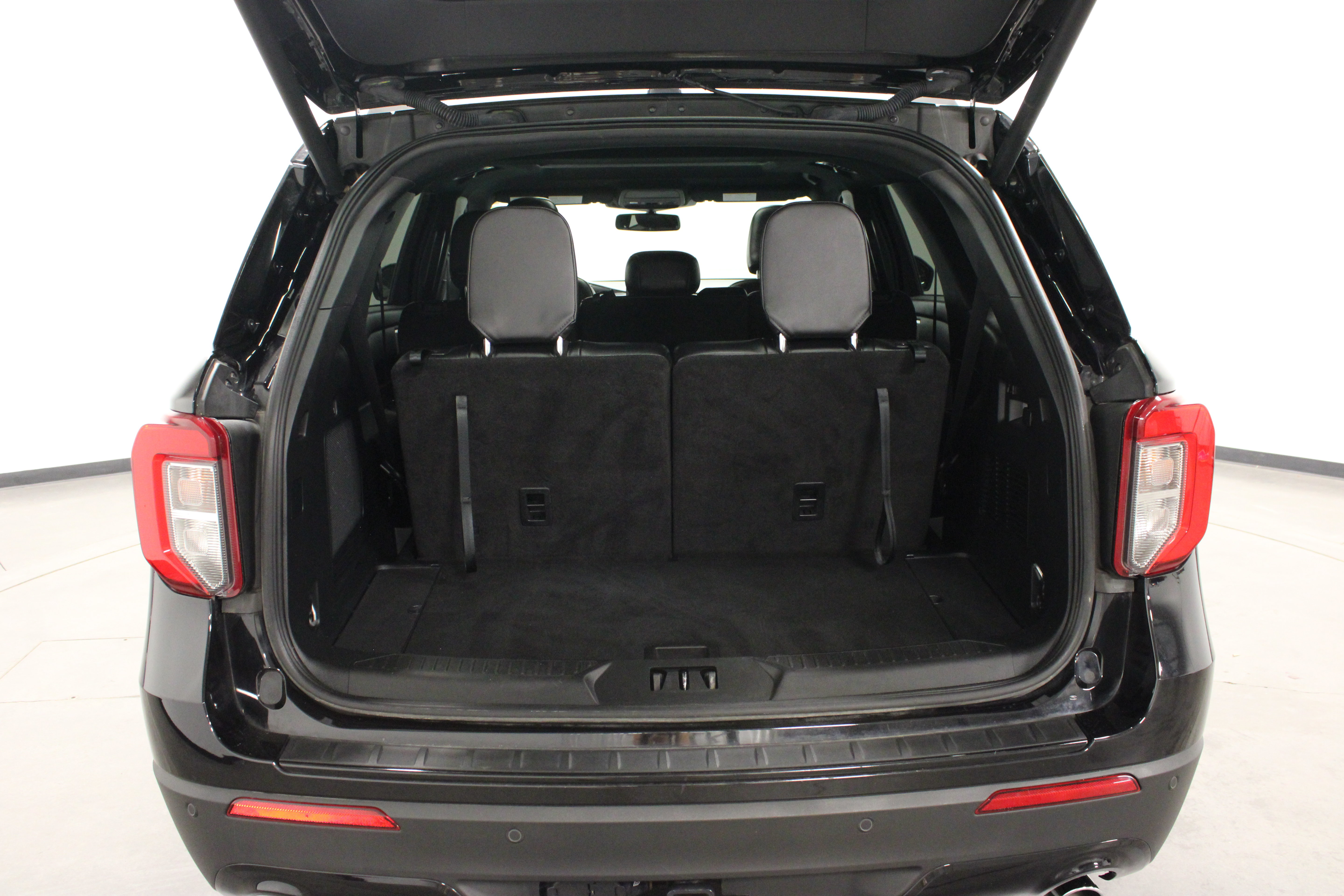 Used 2024 Ford Explorer ST-Line w/ Class IV Trailer Tow Package AWD/4WD image 16