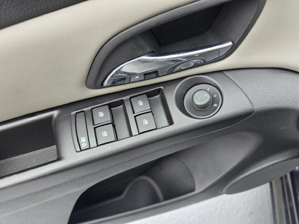 Used 2014 Chevrolet Cruze LS FWD image 22