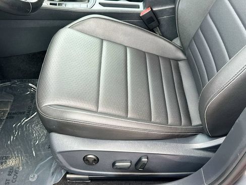 Used 2024 Volkswagen Jetta SE FWD image 18
