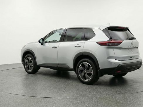 Used 2025 Nissan Rogue SV AWD/4WD image 6