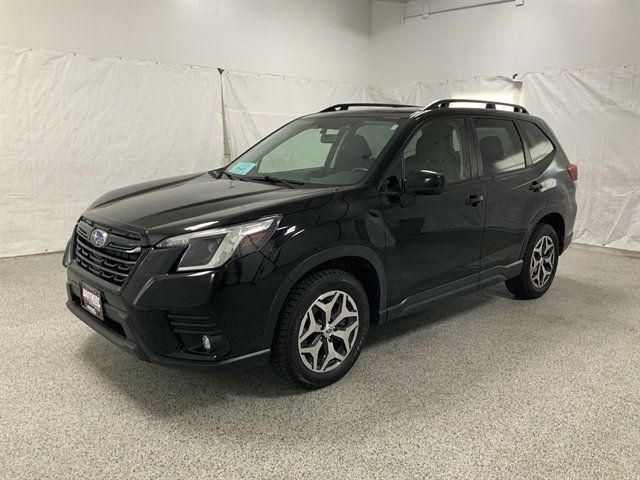 Used 2024 Subaru Forester Premium AWD/4WD image 2