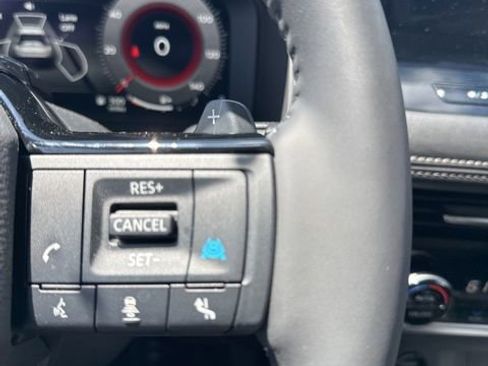 Used 2025 Nissan Rogue SL w/ Tech Package AWD/4WD image 18