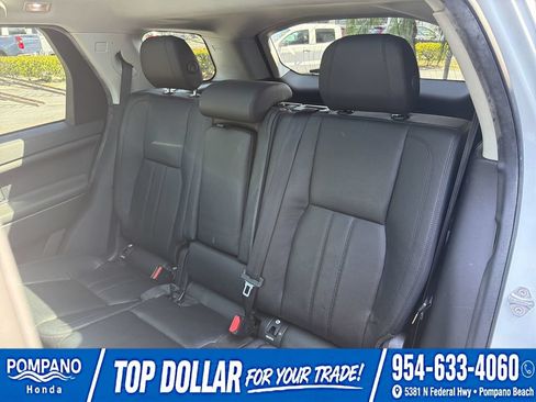 Used 2016 Land Rover Discovery Sport HSE AWD/4WD image 25