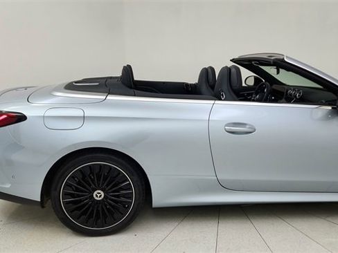 Used 2025 Mercedes-Benz CLE 300 4MATIC Cabriolet image 12