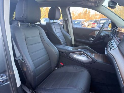 Used 2024 Mercedes-Benz GLS 450 4MATIC image 25