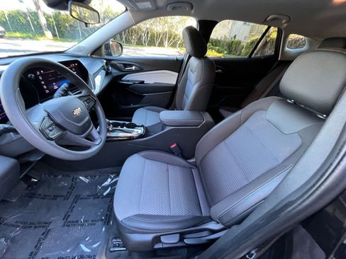 Used 2025 Chevrolet Trax LT image 24