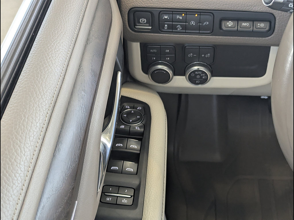 Used 2021 GMC Yukon Denali w/ Denali Premium Package AWD/4WD image 32