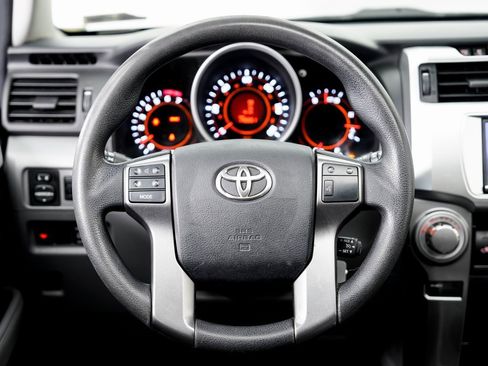 Used 2010 Toyota 4Runner SR5 image 11