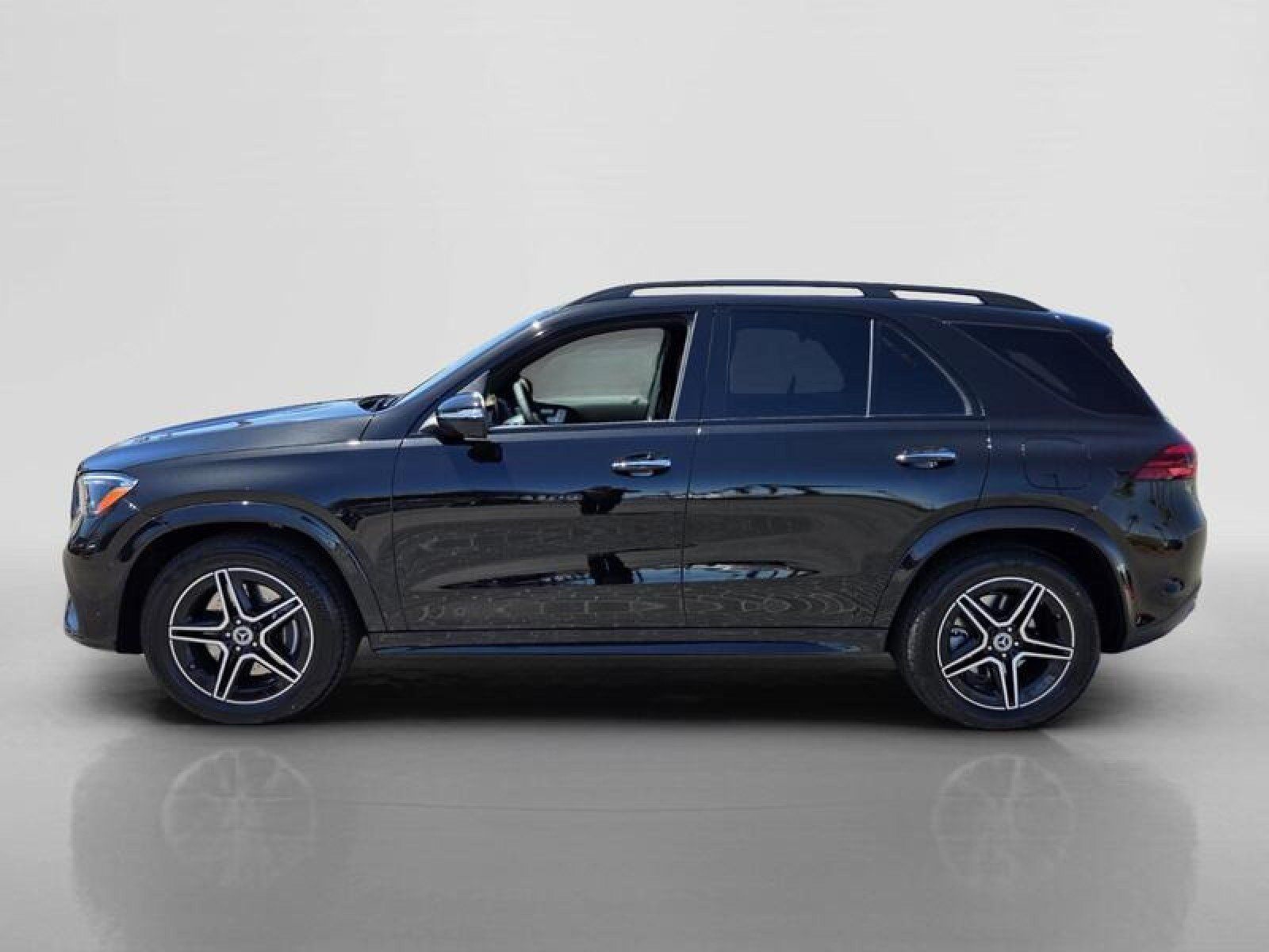New 2026 Mercedes-Benz GLE 450e 4MATIC image 2