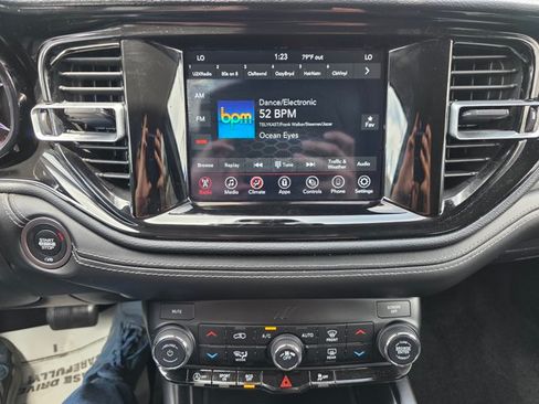 Used 2022 Dodge Durango SXT w/ Anodized Platinum Package AWD/4WD image 7
