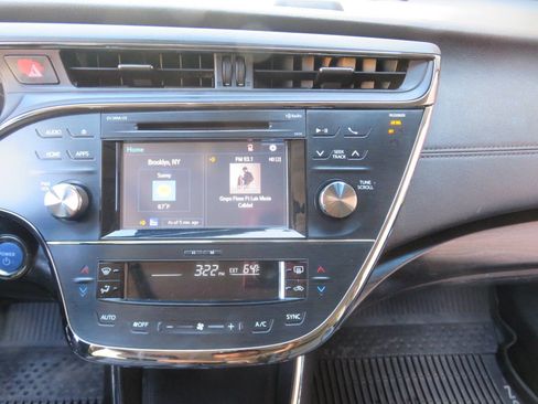 Used 2018 Toyota Avalon XLE Plus w/ Protection Package FWD image 16