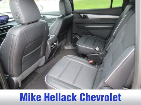 Used 2025 Buick Enclave Preferred FWD image 16