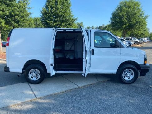 Used 2022 Chevrolet Express 2500 w/ Driver Convenience Package RWD image 3