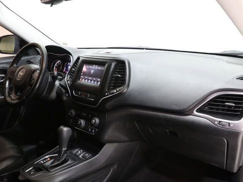 Used 2021 Jeep Cherokee Latitude Plus FWD image 14