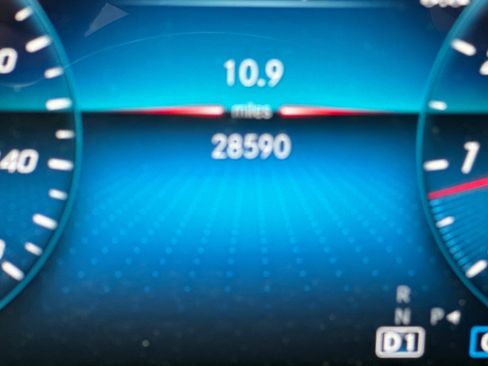 Used 2023 Mercedes-Benz GLB 250 4MATIC image 39