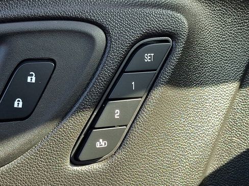 Used 2021 Buick Encore GX Essence AWD/4WD image 26