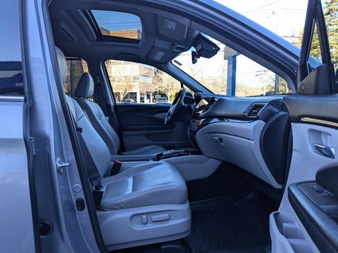 Used 2019 Honda Pilot Touring image 33