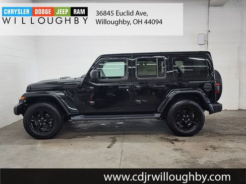 Used 2021 Jeep Wrangler Unlimited Sahara image 5