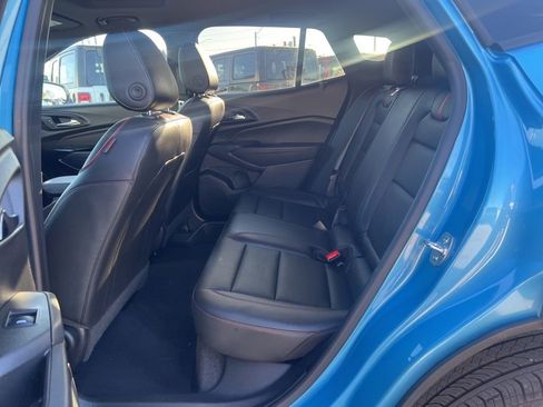 Used 2025 Chevrolet Trax RS w/ Sunroof Package image 8