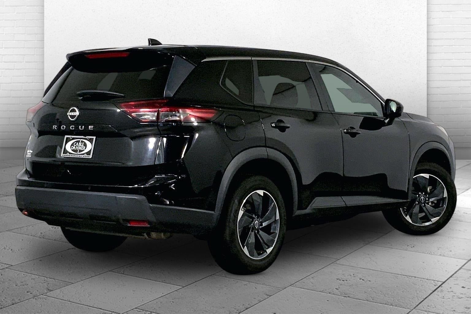 Used 2025 Nissan Rogue SV FWD image 13