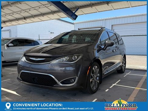 Used 2020 Chrysler Pacifica Limited FWD image 2