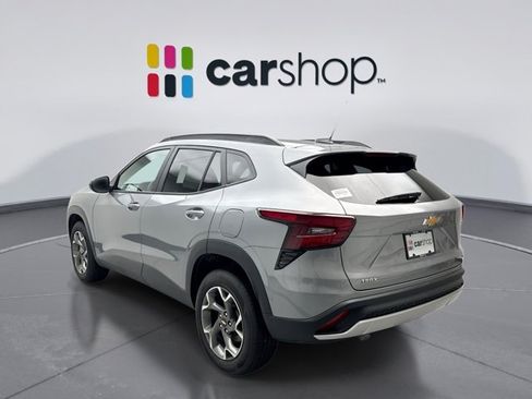 Used 2026 Chevrolet Trax LT FWD image 3