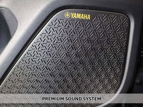 New 2025 Mitsubishi Outlander SE image 5