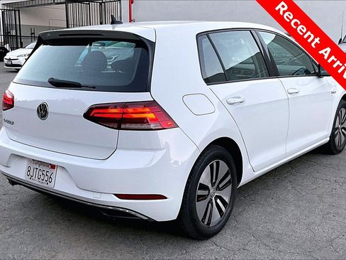 Used 2019 Volkswagen e-Golf SE w/ Driver Assistance Package image 4