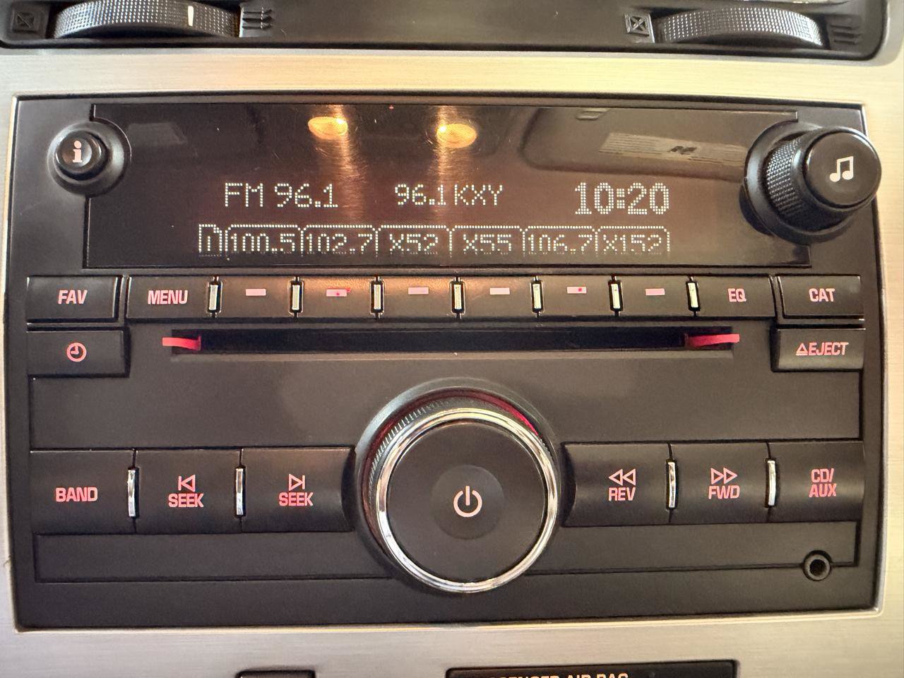 Used 2010 GMC Acadia SLE FWD image 24