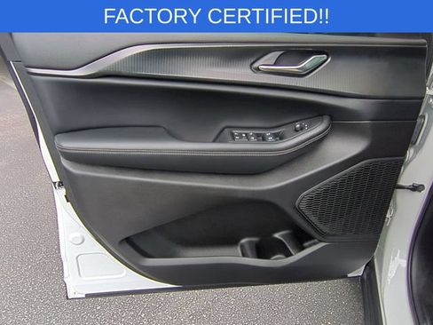 Certified 2025 Jeep Grand Cherokee Laredo X w/ Luxury Tech Group I AWD/4WD image 12