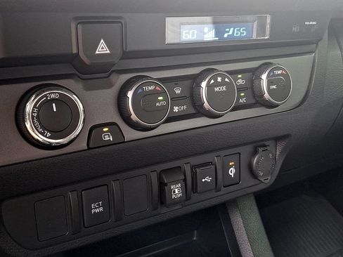 Used 2023 Toyota Tacoma TRD Sport AWD/4WD image 15