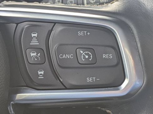 Used 2020 Jeep Wrangler Unlimited Sahara AWD/4WD image 26