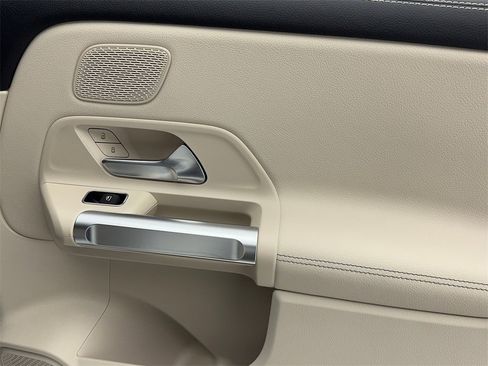 Used 2025 Mercedes-Benz GLB 250 w/ Exclusive Package image 51