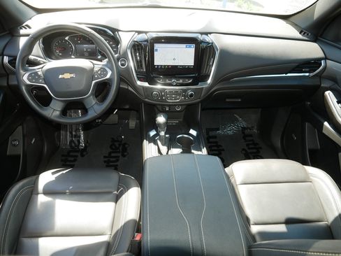 Used 2023 Chevrolet Traverse LT w/ LT Premium Package AWD/4WD image 10