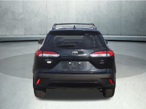 Used 2023 Toyota Corolla Cross LE w/ Moonroof Package AWD/4WD image 18