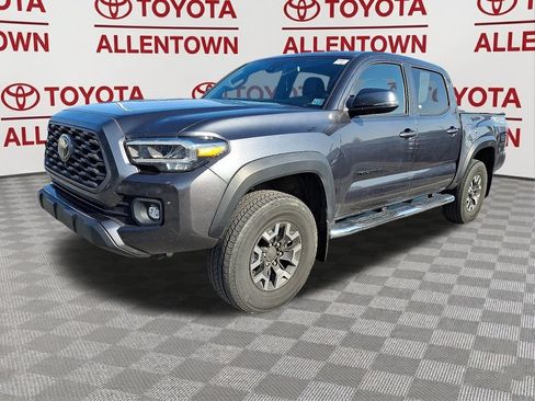 Used 2022 Toyota Tacoma TRD Off-Road w/ TRD Premium Off Road Package AWD/4WD image 3