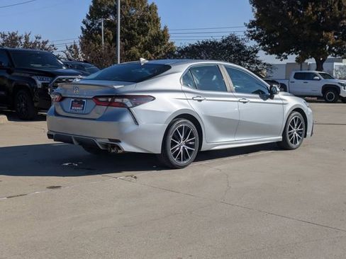 Used 2023 Toyota Camry SE image 6