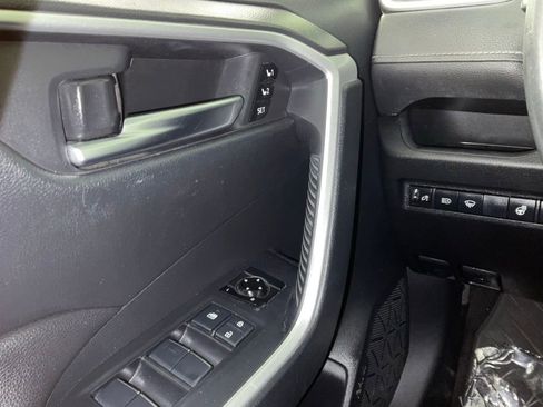 Used 2019 Toyota RAV4 XLE Premium w/ Cold Weather Package AWD/4WD image 20