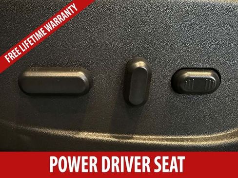 Used 2017 Ford C-MAX Energi Titanium FWD image 7