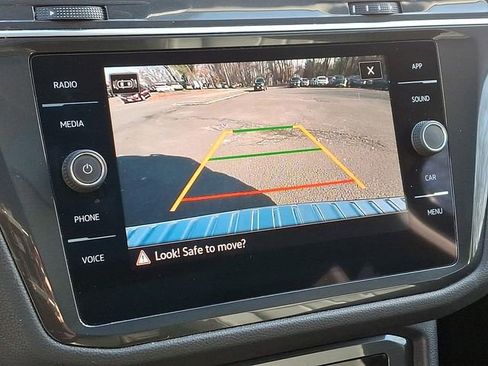 Certified 2023 Volkswagen Tiguan SE image 24