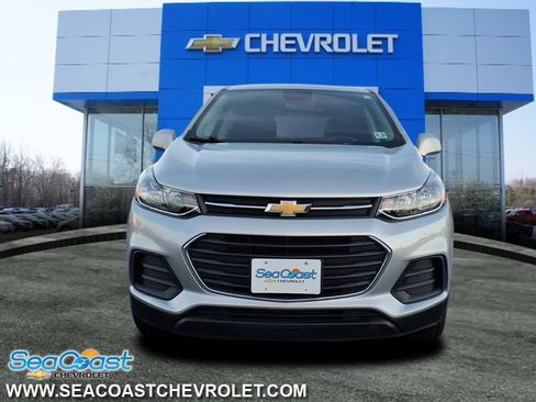 Certified 2022 Chevrolet Trax LS w/ Tint and Cruise Package image 2