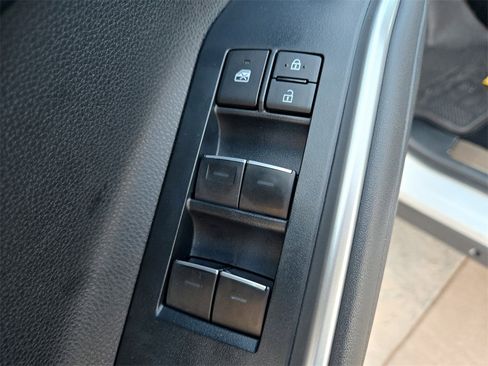 Used 2023 Toyota Highlander Bronze Edition image 36