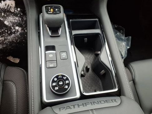 New 2026 Nissan Pathfinder SL image 14