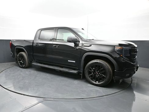 Used 2024 GMC Sierra 1500 Elevation w/ LPO, Elevation Black Package AWD/4WD image 5