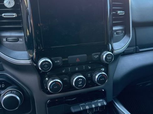 Used 2022 RAM 1500 Big Horn AWD/4WD image 11